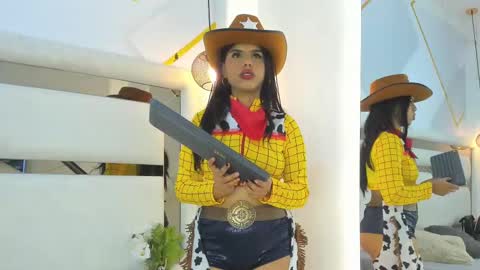 Viic  online show from October 31, 2025, 8:10 pm