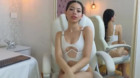 Violet  online show from January 14, 2026, 9:31 pm