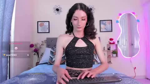 Snapshot of viioleta_cam chatting on November 14, 2025, 8:18 pm Violet online show from November 14, 2025, 8:18 pm