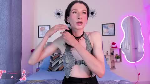 Snapshot of viioleta_cam chatting on November 27, 2025, 7:16 pm Violet online show from November 27, 2025, 7:16 pm