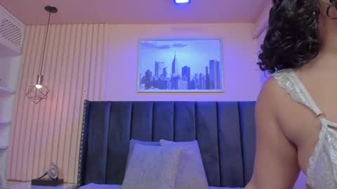 Viiolett online show from October 25, 2025, 8:36 pm