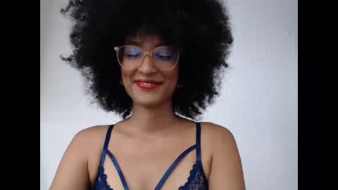 viiolettaaa online show from April 25, 2026, 8:50 pm