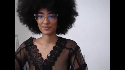 viiolettaaa online show from May 5, 2026, 7:44 pm