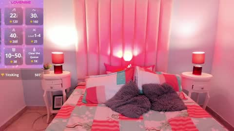 Violet online show from February 5, 2025, 2:59 pm