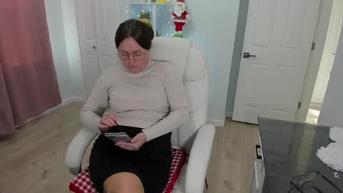 Snapshot of vika7333 chatting on December 5, 2024, 7:06 pm Ukrainian-woman online show from December 5, 2024, 7:06 pm
