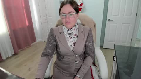 Snapshot of vika7333 chatting on December 23, 2024, 2:28 pm Ukrainian-woman online show from December 23, 2024, 2:28 pm