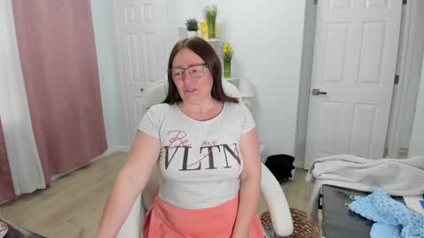 Snapshot of vika7333 chatting on February 8, 2025, 2:38 pm Ukrainian-woman online show from February 8, 2025, 2:38 pm