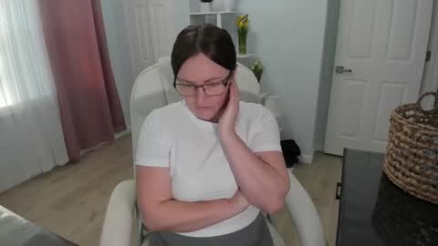 Snapshot of vika7333 chatting on March 1, 2025, 3:49 pm Ukrainian-woman online show from March 1, 2025, 3:49 pm