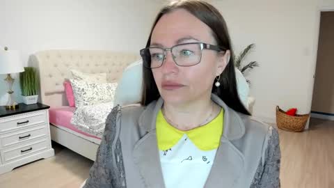 Snapshot of vika7333 chatting on September 25, 2025, 12:09 pm Ukrainian-woman online show from September 25, 2025, 12:09 pm