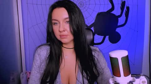 viki_vibes online show from October 21, 2025, 9:54 am