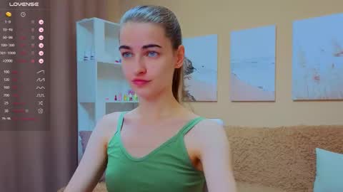 Snapshot of vikiberry chatting on October 5, 2025, 10:13 am vikiberry online show from October 5, 2025, 10:13 am