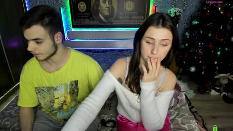 Snapshot of vikki_and_george chatting on January 20, 2025, 9:22 pm vikki and george online show from January 20, 2025, 9:22 pm