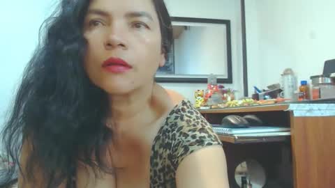 VIKKKTORIAAA online show from October 6, 2025, 5:05 am