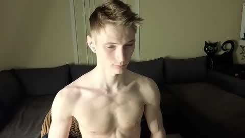 Max online show from November 28, 2025, 3:47 pm