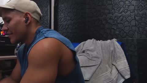 Viktor Herrera online show from September 18, 2025, 8:00 pm