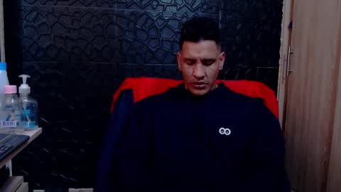 Viktor Herrera online show from February 2, 2026, 3:33 pm