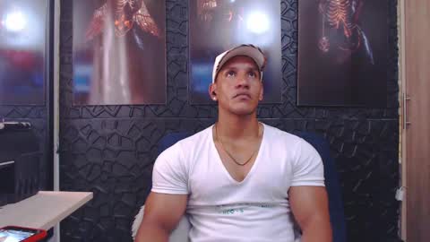 Snapshot of viktorherrera chatting on April 30, 2026, 2:23 pm Viktor Herrera online show from April 30, 2026, 2:23 pm