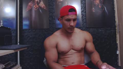 Snapshot of viktorherrera chatting on May 7, 2026, 6:46 pm Viktor Herrera online show from May 7, 2026, 6:46 pm