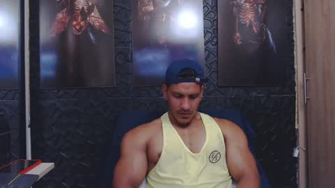 Snapshot of viktorherrera chatting on May 9, 2026, 3:17 pm Viktor Herrera online show from May 9, 2026, 3:17 pm