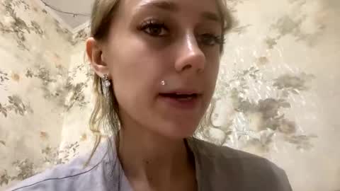 Sweett online show from May 15, 2026, 11:01 pm