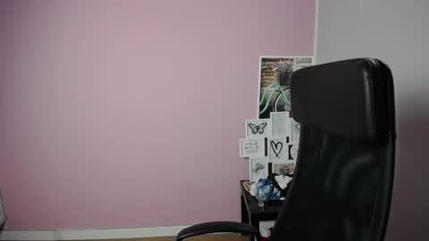 viktoria_lovely online show from September 19, 2025, 6:37 am