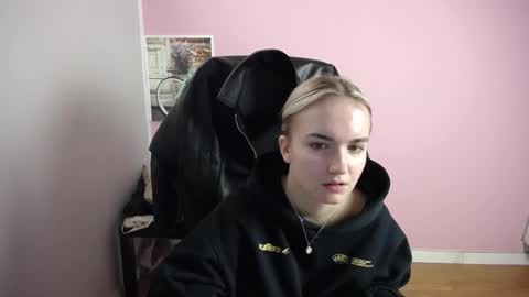 viktoria_lovely online show from March 6, 2026, 9:17 am