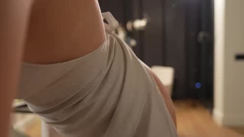 Lana online show from February 14, 2025, 5:25 pm