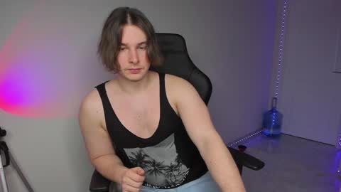 Snapshot of vincent__strong chatting on December 13, 2024, 1:44 pm Vincent Strong online show from December 13, 2024, 1:44 pm