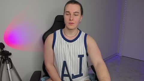Snapshot of vincent__strong chatting on February 8, 2025, 3:00 pm Vincent Strong online show from February 8, 2025, 3:00 pm