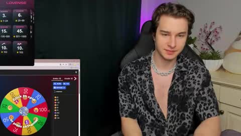 Vincent Strong online show from November 16, 2025, 9:04 am