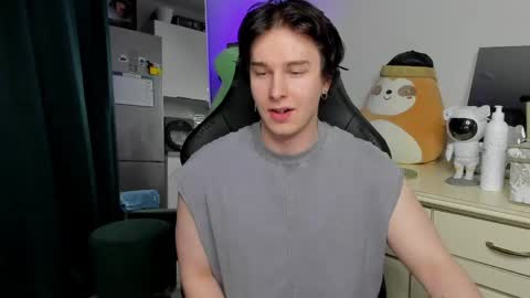 Vincent Strong online show from April 15, 2026, 5:53 pm