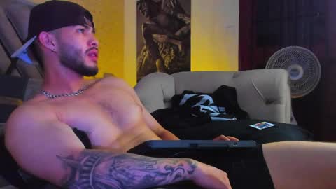 Snapshot of vincentblack_ chatting on March 29, 2026, 4:56 am Vincent online show from March 29, 2026, 4:56 am