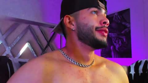 Snapshot of vincentblack_ chatting on April 3, 2026, 4:54 am Vincent online show from April 3, 2026, 4:54 am