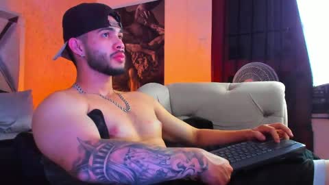 Snapshot of vincentblack_ chatting on April 5, 2026, 5:04 am Vincent online show from April 5, 2026, 5:04 am