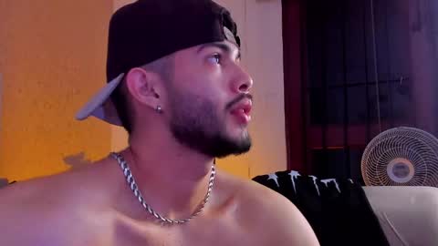 Snapshot of vincentblack_ chatting on April 12, 2026, 4:17 am Vincent online show from April 12, 2026, 4:17 am