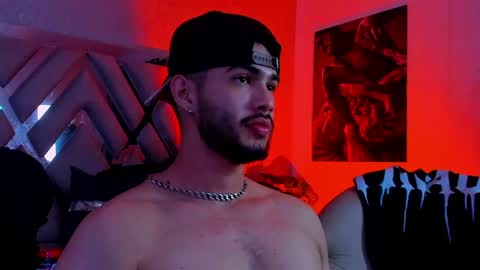 Snapshot of vincentblack_ chatting on April 13, 2026, 5:35 am Vincent online show from April 13, 2026, 5:35 am