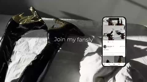 Snapshot of vinylstore chatting on November 26, 2025, 5:25 pm Diva Silvia online show from November 26, 2025, 5:25 pm