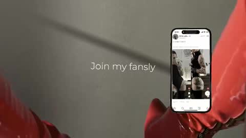 Snapshot of vinylstore chatting on December 15, 2025, 4:11 pm Diva Silvia online show from December 15, 2025, 4:11 pm