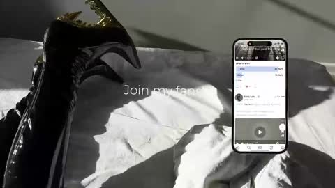 Snapshot of vinylstore chatting on December 19, 2025, 4:14 pm Diva Silvia online show from December 19, 2025, 4:14 pm