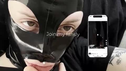 Snapshot of vinylstore chatting on December 22, 2025, 6:49 pm Diva Silvia online show from December 22, 2025, 6:49 pm