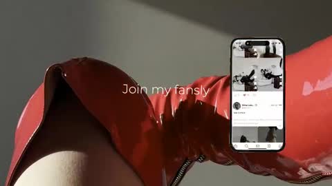 Snapshot of vinylstore chatting on January 12, 2026, 5:18 pm Diva Silvia online show from January 12, 2026, 5:18 pm