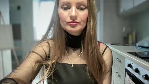 Funny  girl online show from March 5, 2025, 10:44 am