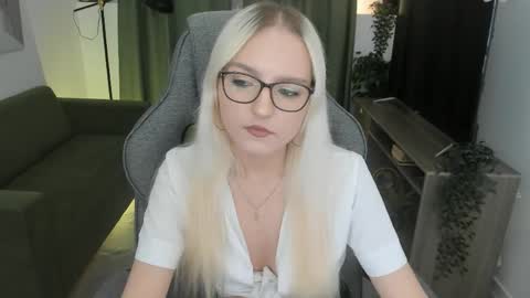 violamore online show from April 7, 2026, 6:08 pm