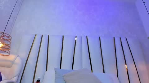 violeet_gray online show from May 27, 2026, 10:01 am