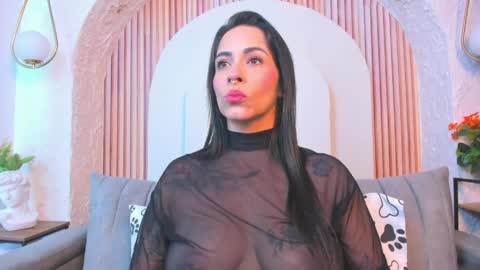 Violette online show from May 28, 2026, 12:02 pm