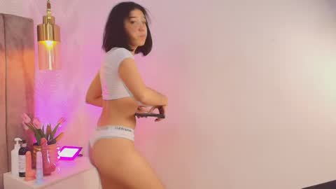 Violeta online show from June 1, 2026, 12:40 pm