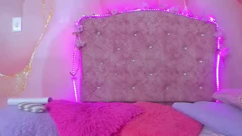 violet__taylor_ online show from March 2, 2026, 2:25 am