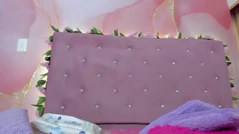 Snapshot of violet__taylor_ chatting on June 30, 2026, 2:12 am violet__taylor_ online show from June 30, 2026, 2:12 am