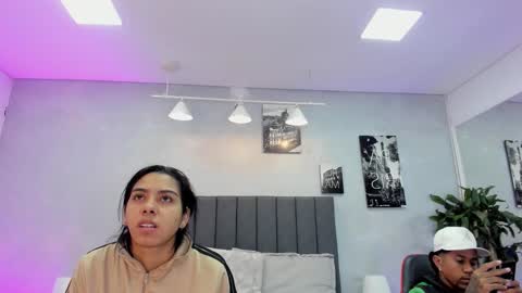 Violet and Myers online show from November 4, 2025, 11:20 am