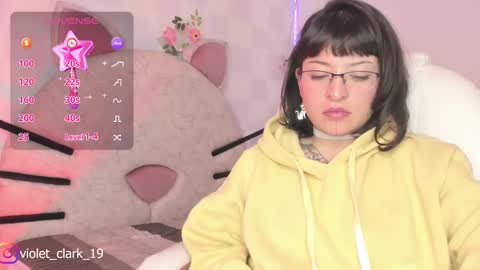 Violet online show from March 4, 2025, 4:38 am